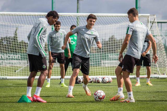 约基奇32+12+11掘金力克绿军 马刺无缘季后赛